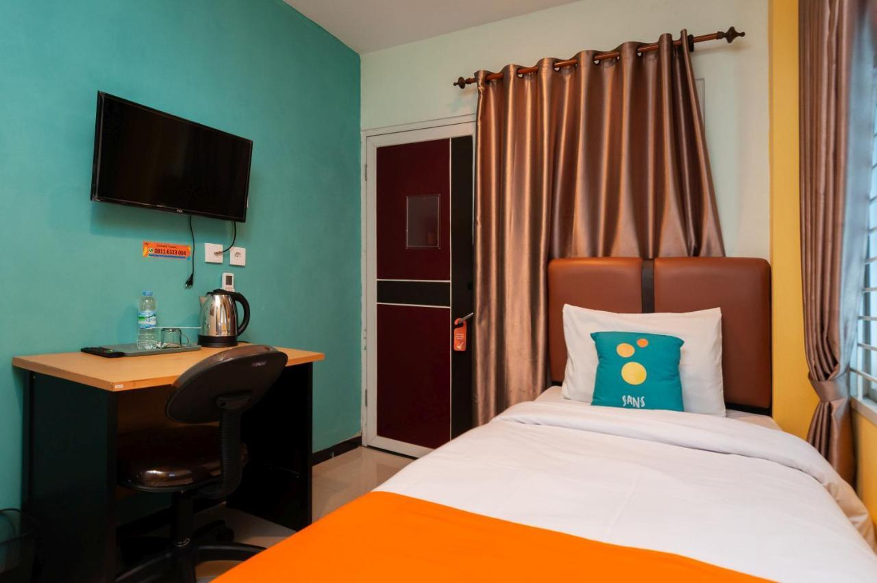 Sans Hotel Finest Medan Esterno foto