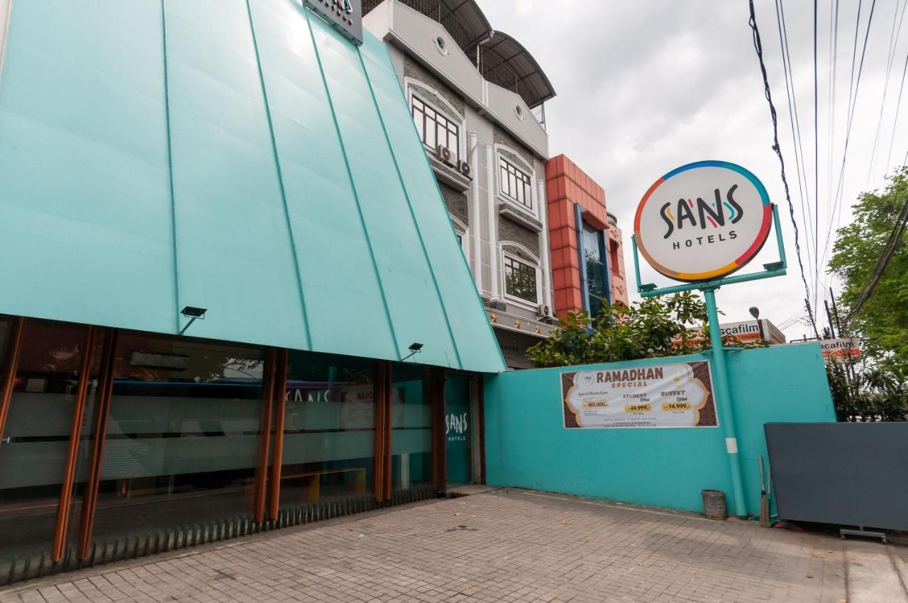 Sans Hotel Finest Medan Esterno foto